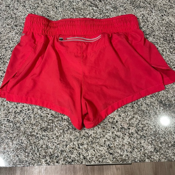 Fabletics Breathe Mid-Rise Shorts Size XS - Picture 9 of 11